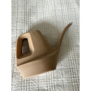 Vintage Rubbermaid 1 3/4 Qt Plant Garden Tan Watering Can Plastic #3142